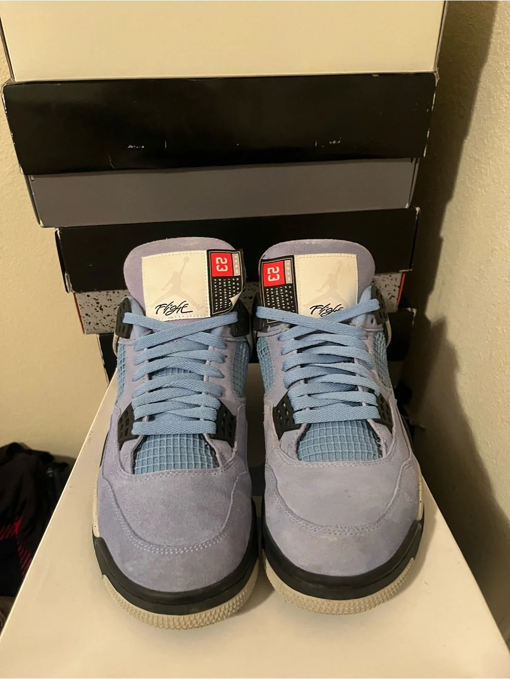 Jordan 4 university blue
